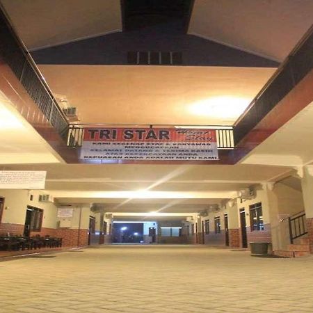Tri Star Homestay Madiun Exteriör bild