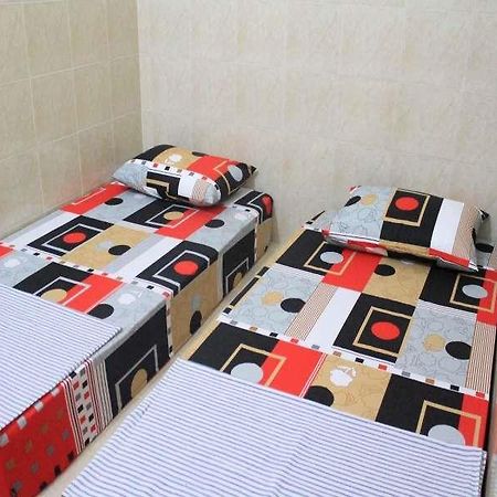 Tri Star Homestay Madiun Exteriör bild